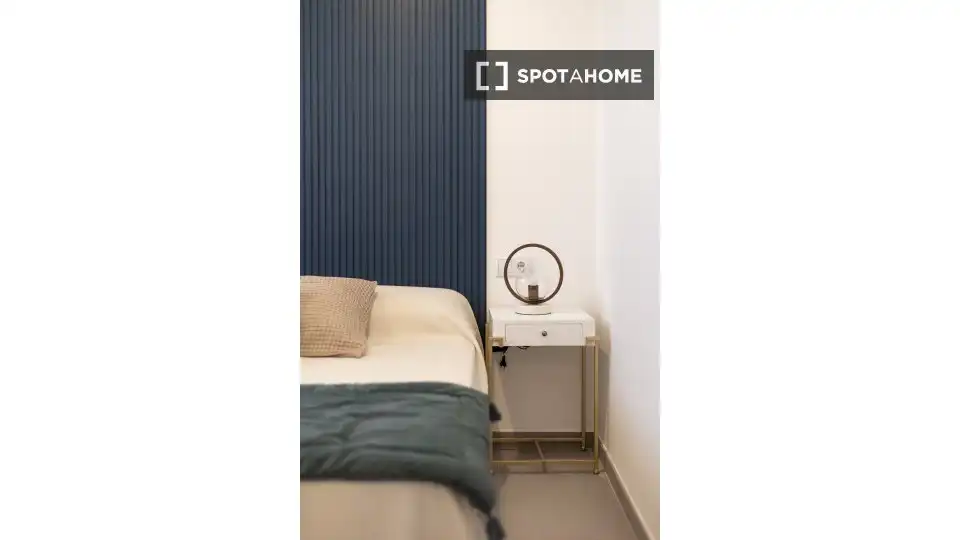 Habitación de Piso de alquiler en Valencia con Aire acondicionado, Calefacción y Amueblado