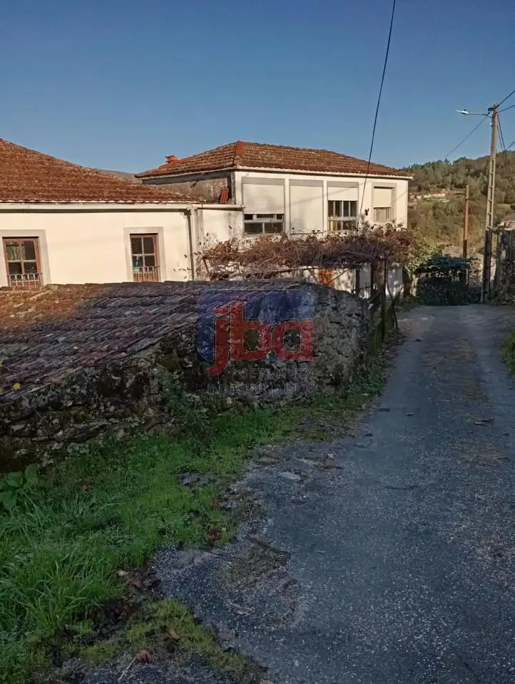 Haus oder Chalet zum Verkauf in Lobeira mit Privatgarten