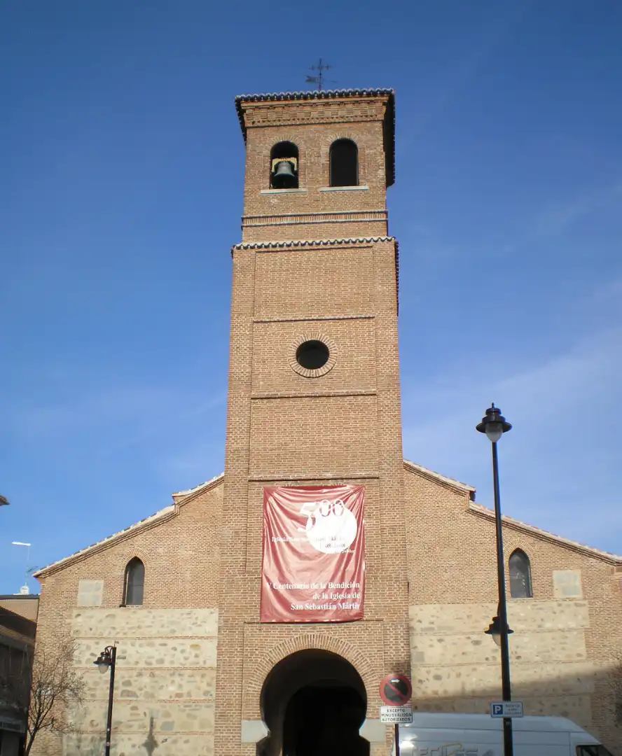Außenansicht von Wohnungen zum Verkauf in San Sebastián de los Reyes mit Klimaanlage