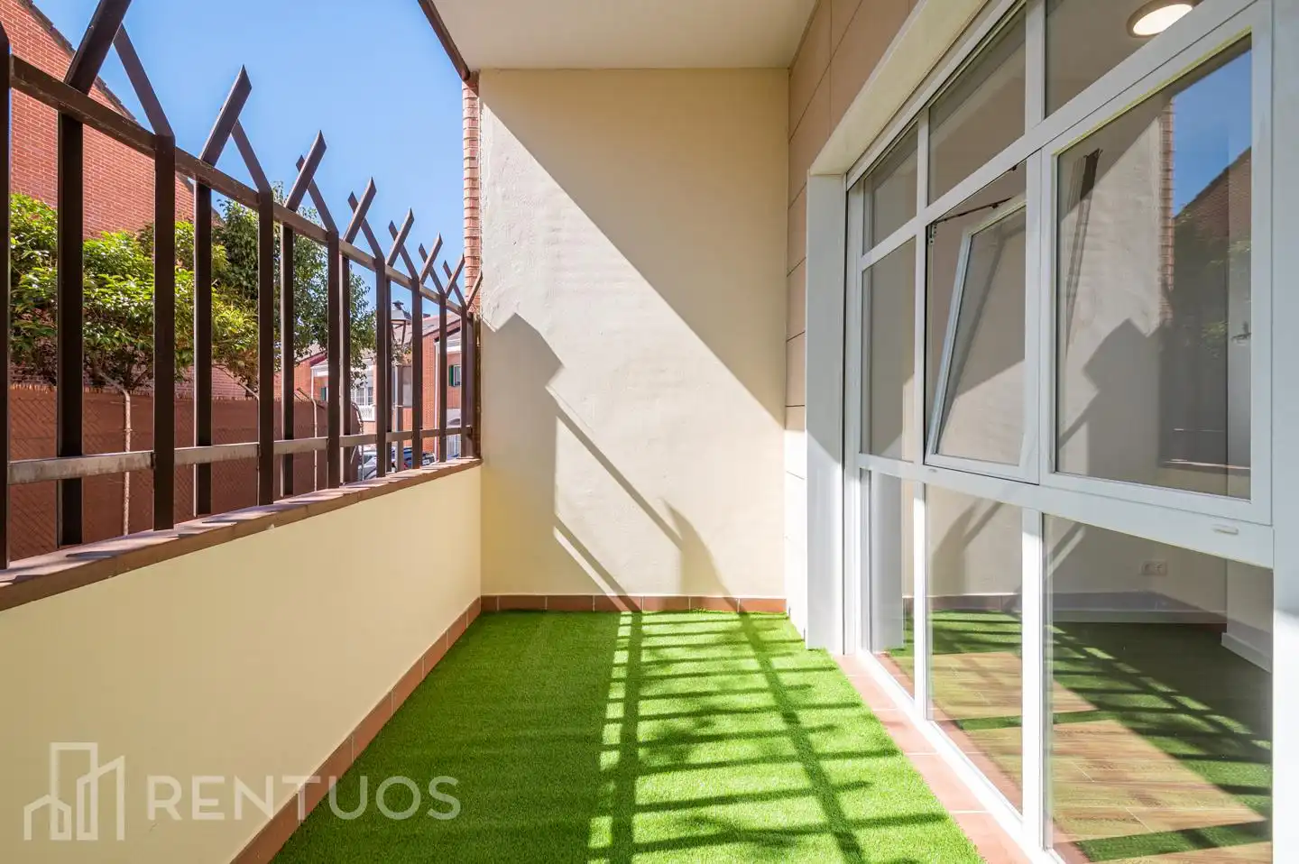 Terrasse von Erdgeschoss zur Miete in San Agustín del Guadalix mit Klimaanlage, Heizung und Terrasse