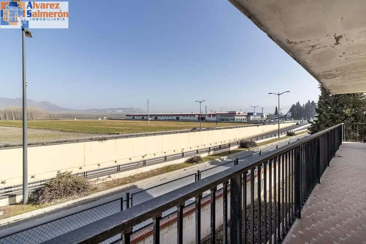 Casa rústica amb piscina en venda a Santa Fe, imagen 41