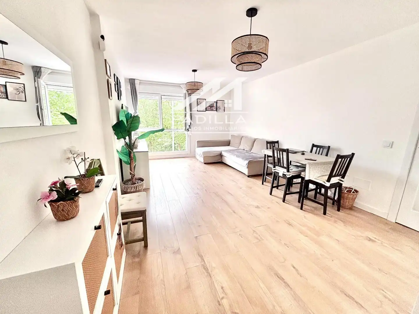 Wohnzimmer von Wohnung zum Verkauf in Camarena mit Möbliert