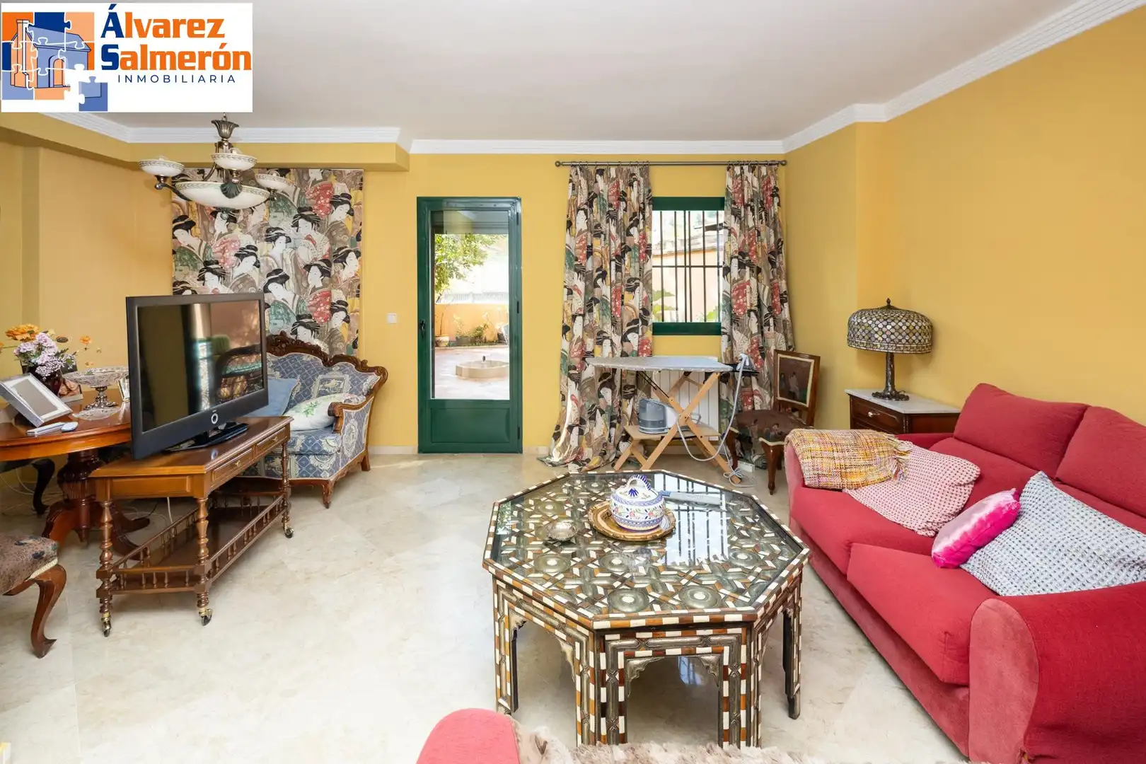 Living room of Detached homes for sale in Granada  with Air Conditioner, Heating and Private garden