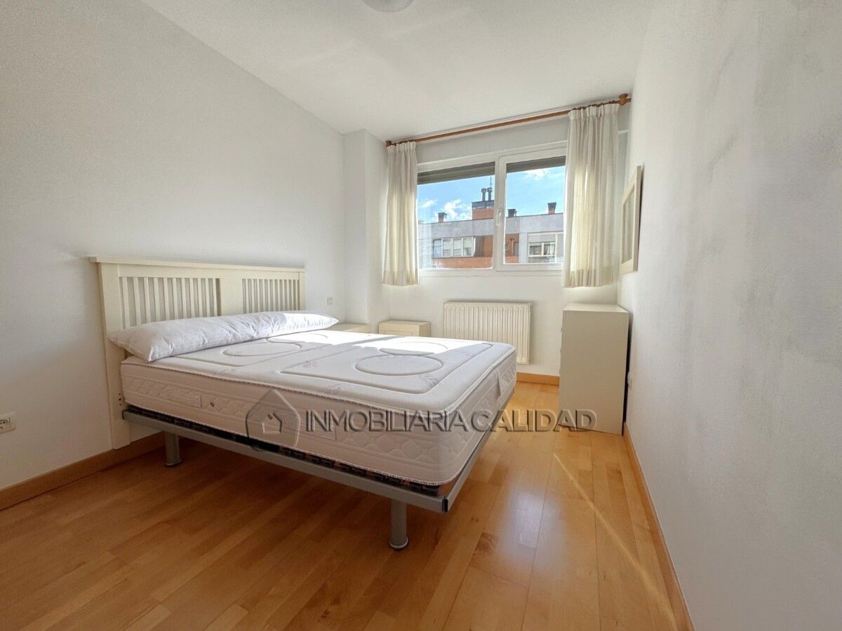 Bedroom of Flat to rent in Burgos Capital  with Heating, Storage room and Furnished