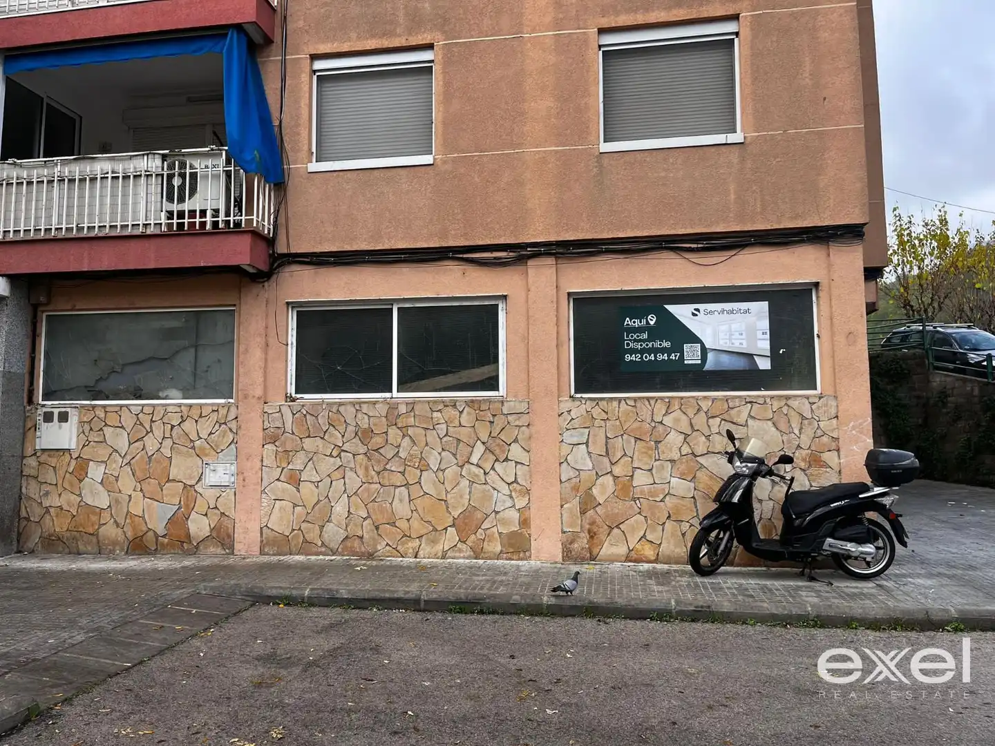 Vista exterior de Local en venta en Vallirana