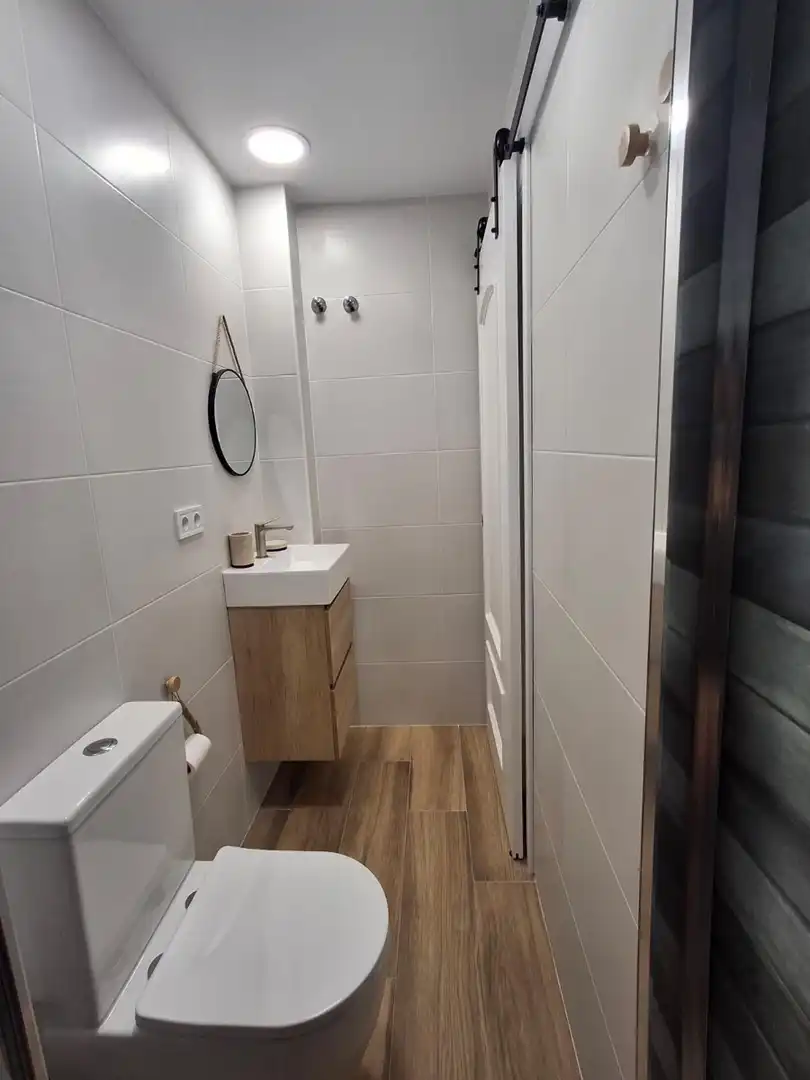 Badezimmer von Wohnungen zur Miete in Cartagena mit Klimaanlage, Schwimmbad und Möbliert