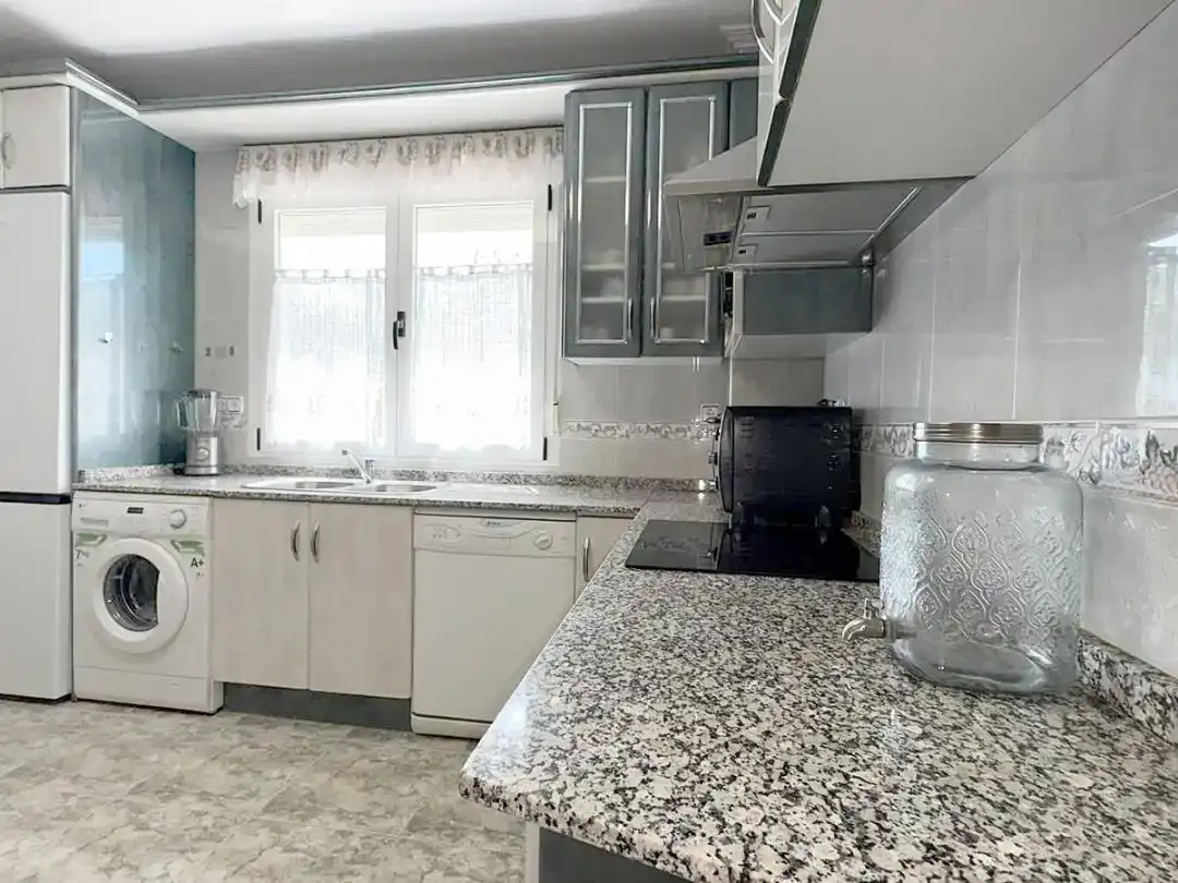Cuina de Casa o xalet en venda en Autilla del Pino amb Jardí privat, Traster i Balcó