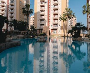 Piscina de Pis en venda en La Manga del Mar Menor amb Terrassa i Balcó