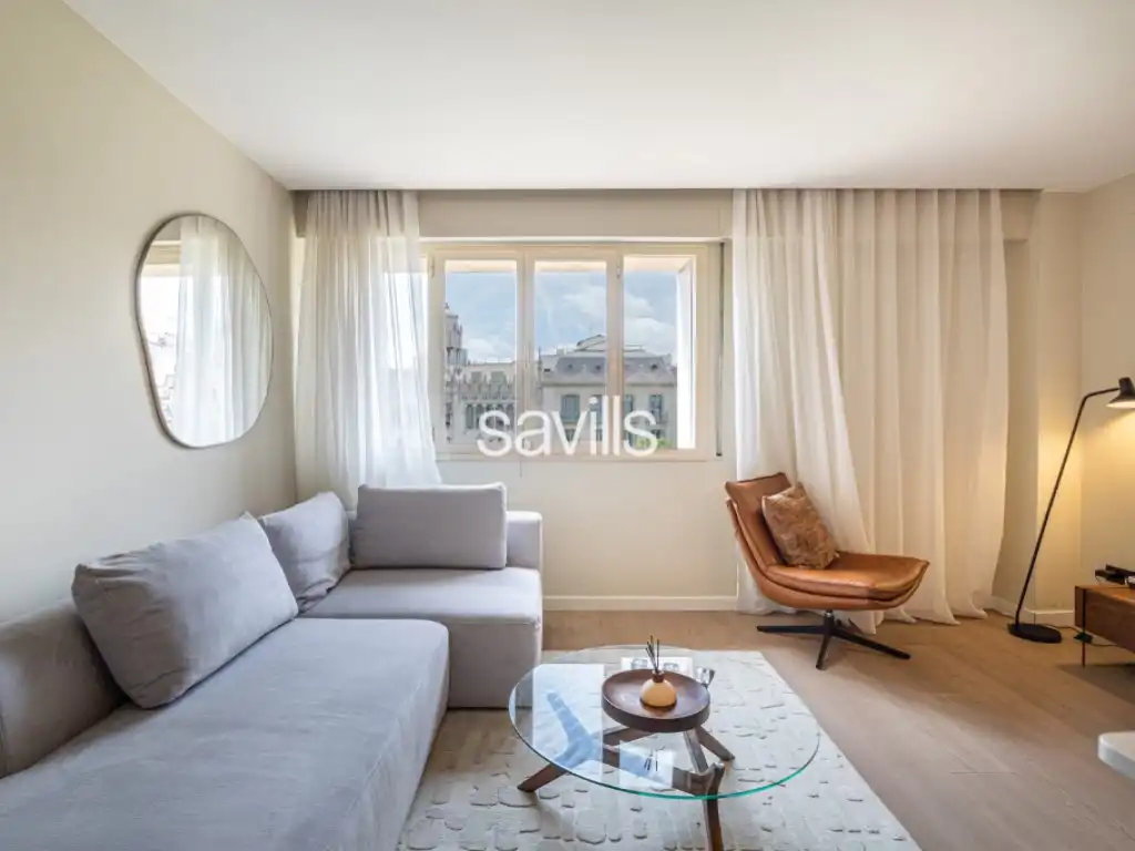 Apartment with lift for sale in Eixample