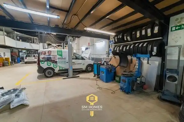 Fabrikhallen zum Verkauf in Calle de las Islas Bermudas, Tres Olivos - Valverde