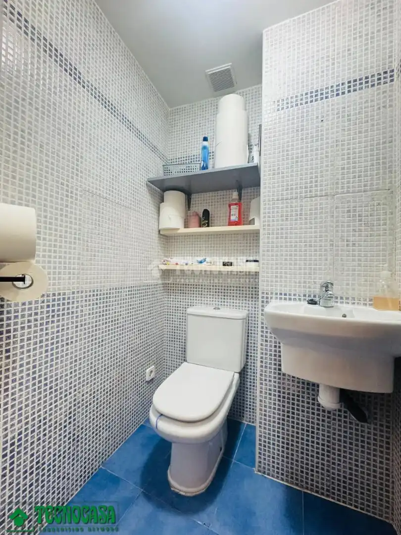 Baño de Piso en venta en Casarrubios del Monte con Aire acondicionado