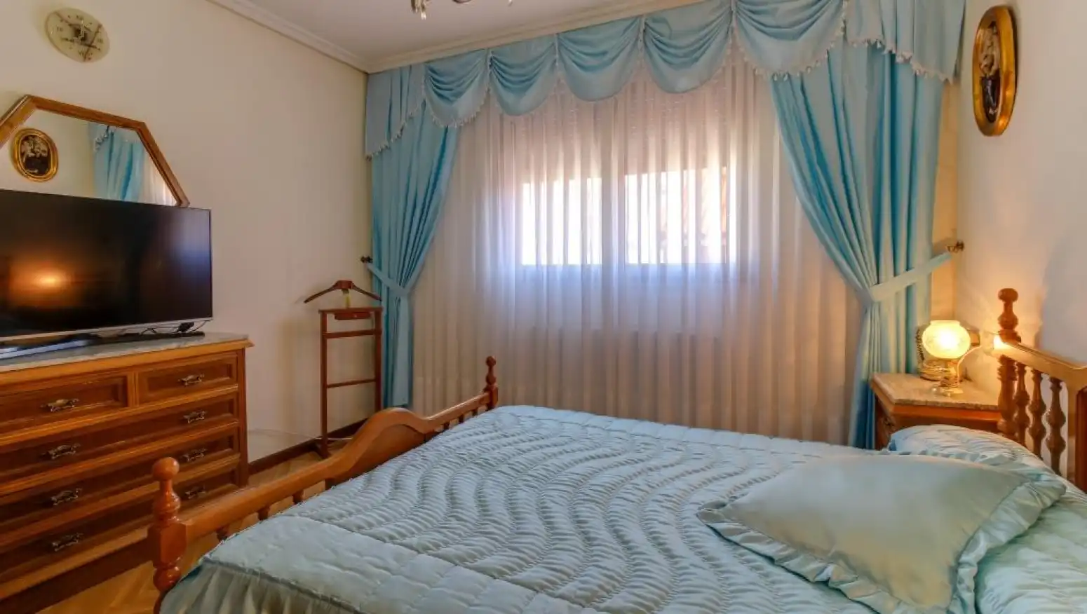 Habitación de Casa adosada en venta en Salamanca con Calefacción, Jardín privado y Parquet