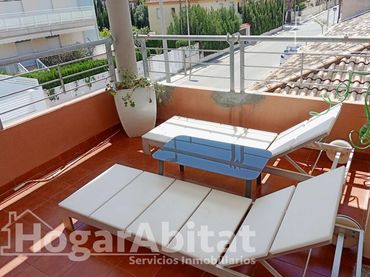 Adossat amb piscina en venda a Calle Cerezo