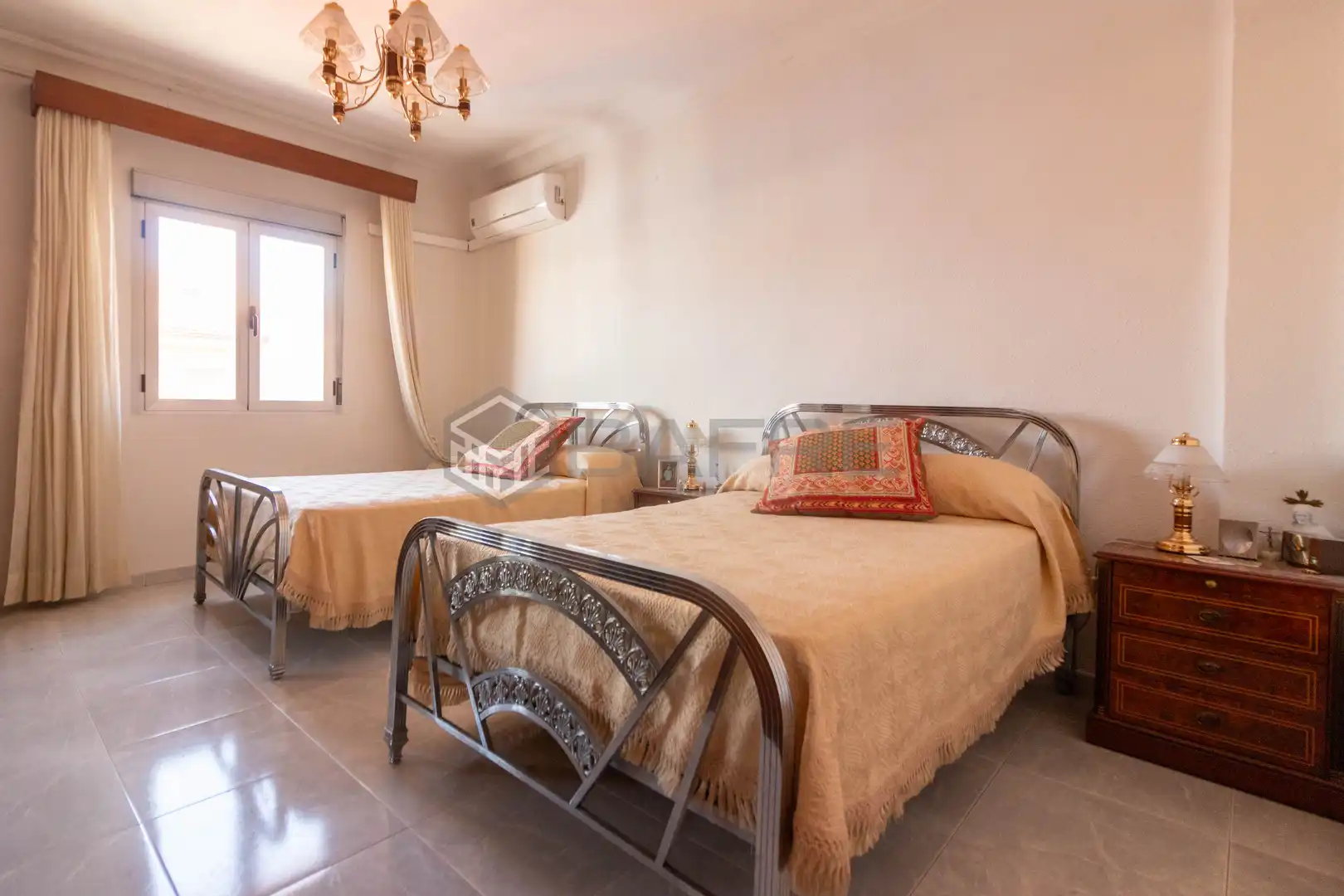 Habitación de Piso en venta en Madrid con Aire acondicionado y Calefacción