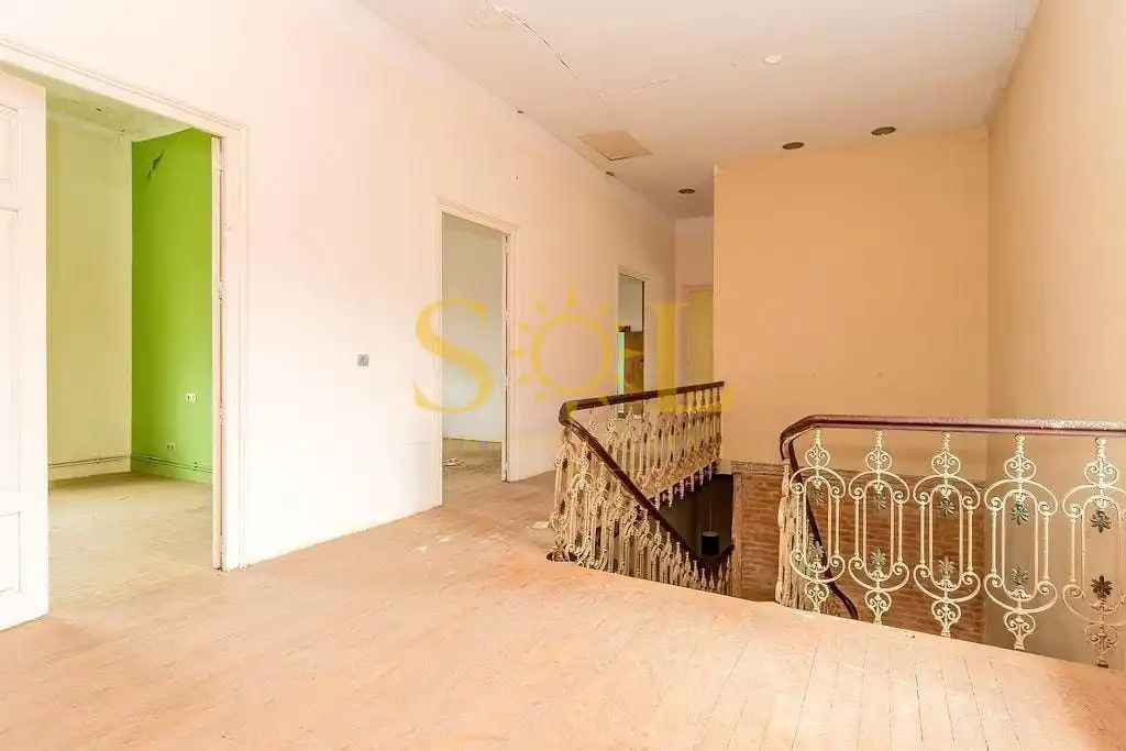 Local en venta en Gordoncillo con Parquet