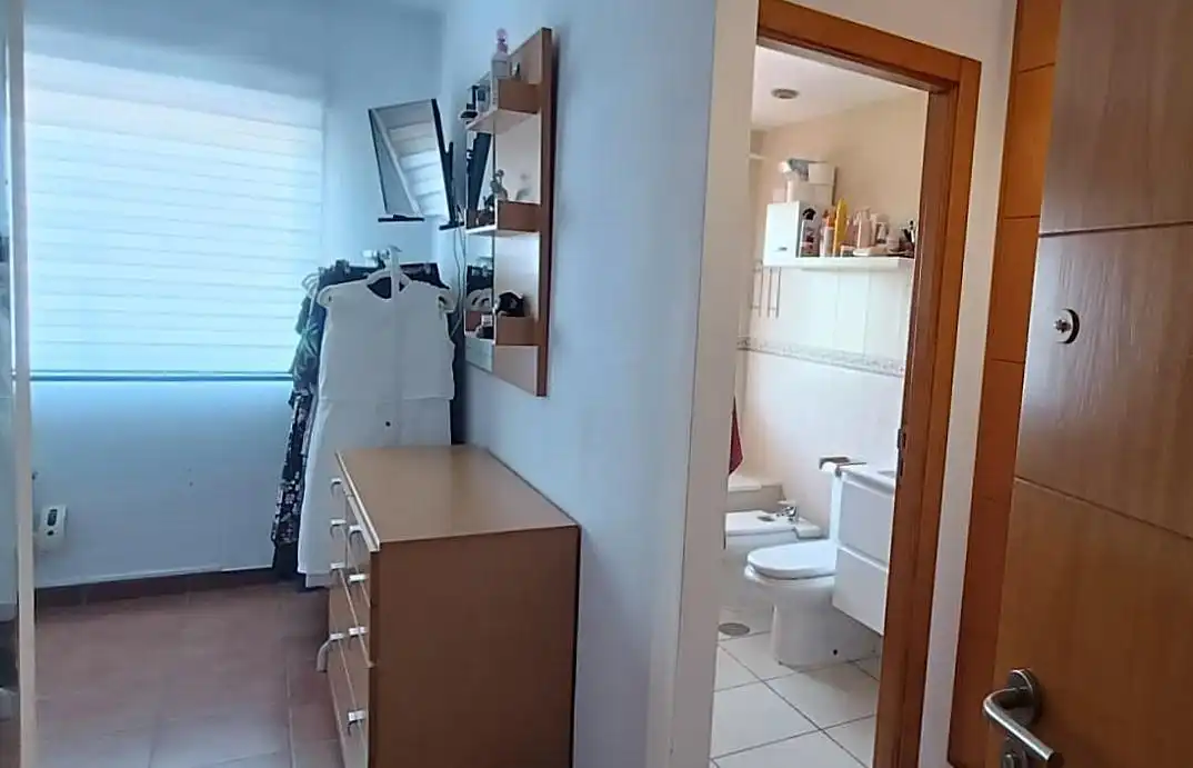 Casa aparellada amb jardí en venda a Coloma, imagen 13