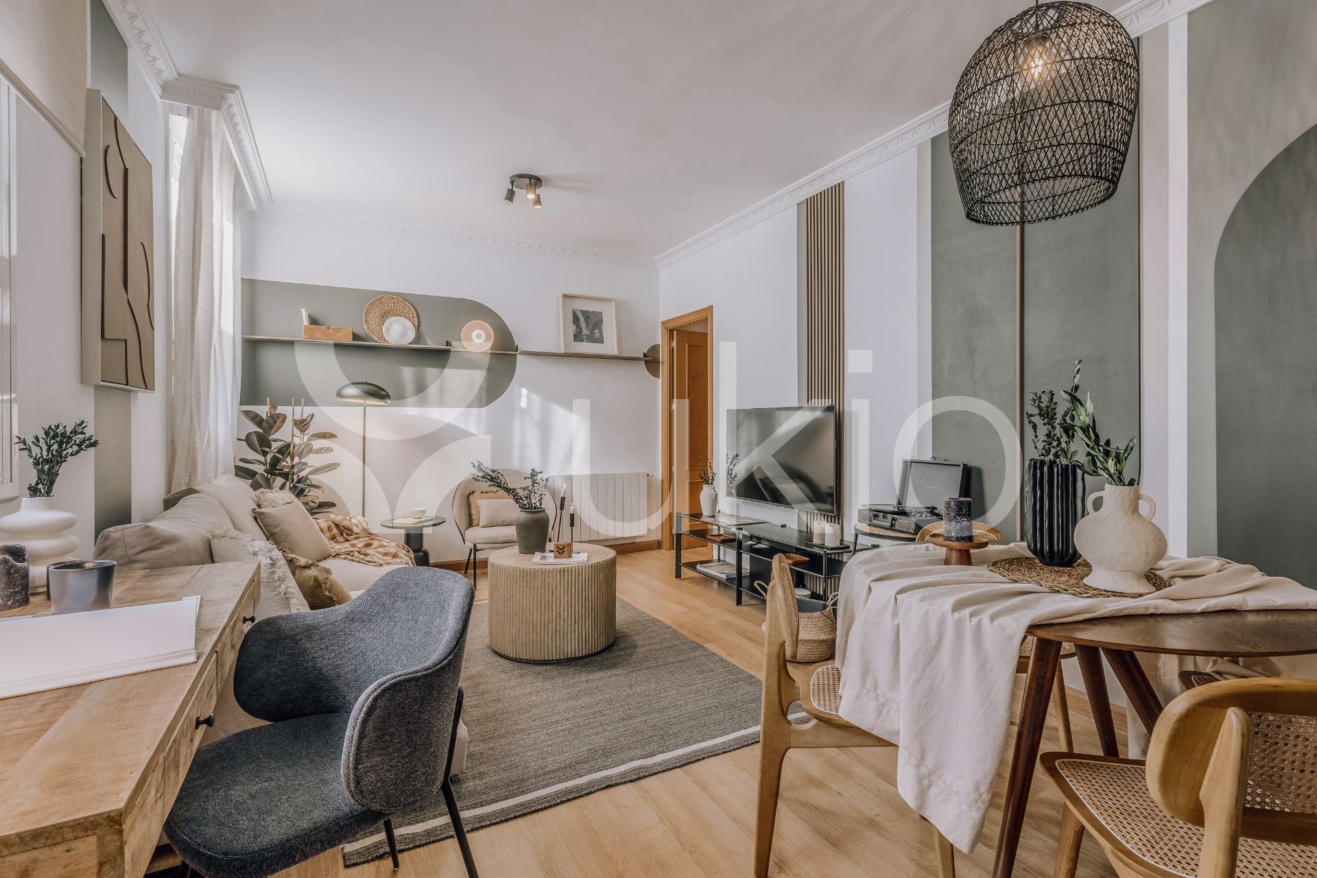 Sala d'estar de Apartament de lloguer en  Madrid Capital amb Aire condicionat, Calefacció i Moblat