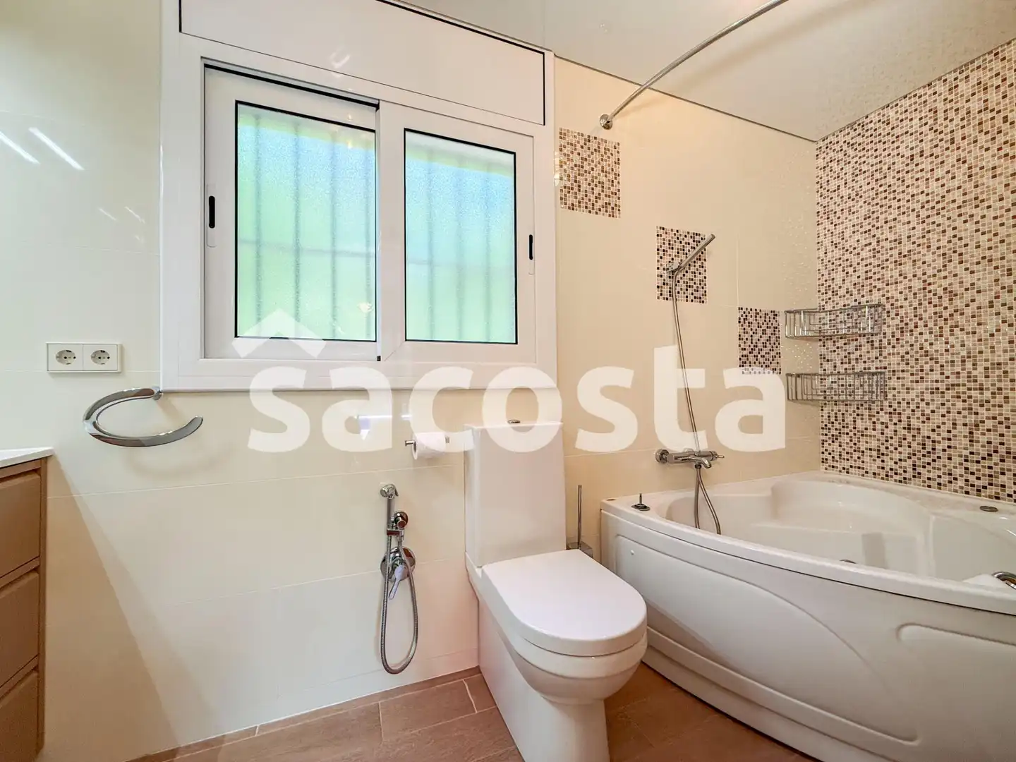 Bany de Casa o xalet en venda en Lloret de Mar amb Aire condicionat, Jardí privat i Parquet