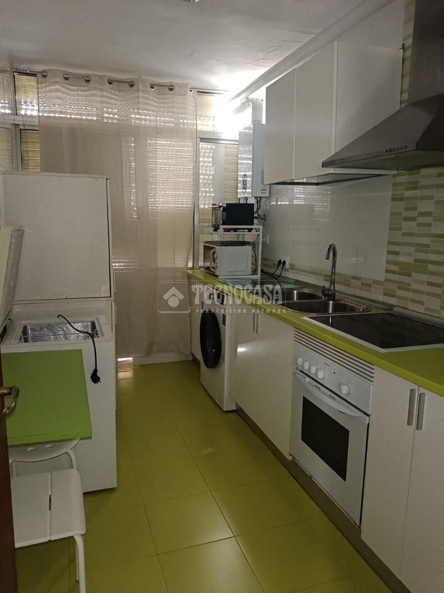 Piso en venta en C. Naranco, El Plantinar – Avda. La Paz - El Juncal, Sur