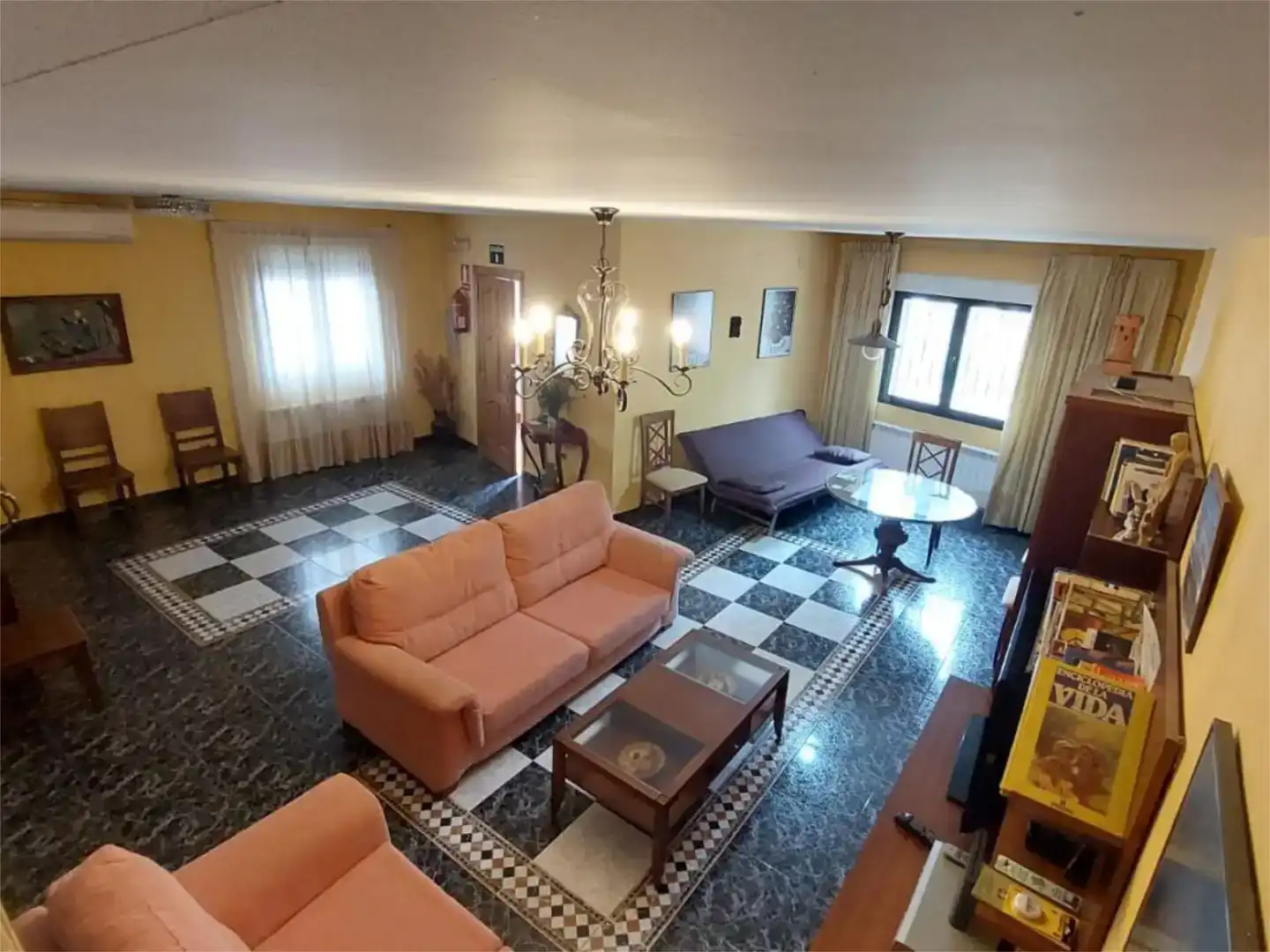 Sala d'estar de Casa o xalet en venda en Zarza de Granadilla amb Aire condicionat, Piscina i Balcó