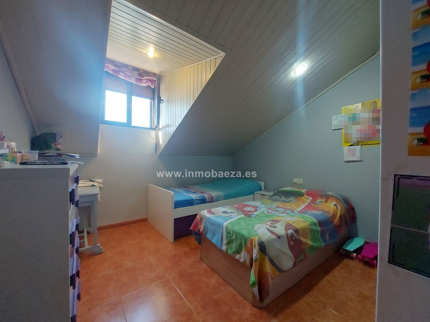 Bedroom of Duplex for sale in Baeza  with Air Conditioner, Heating and Terrace