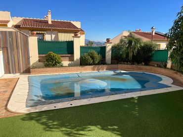 Doppelhaushälfte mit Pool zum Verkauf in Avenida Moscatel