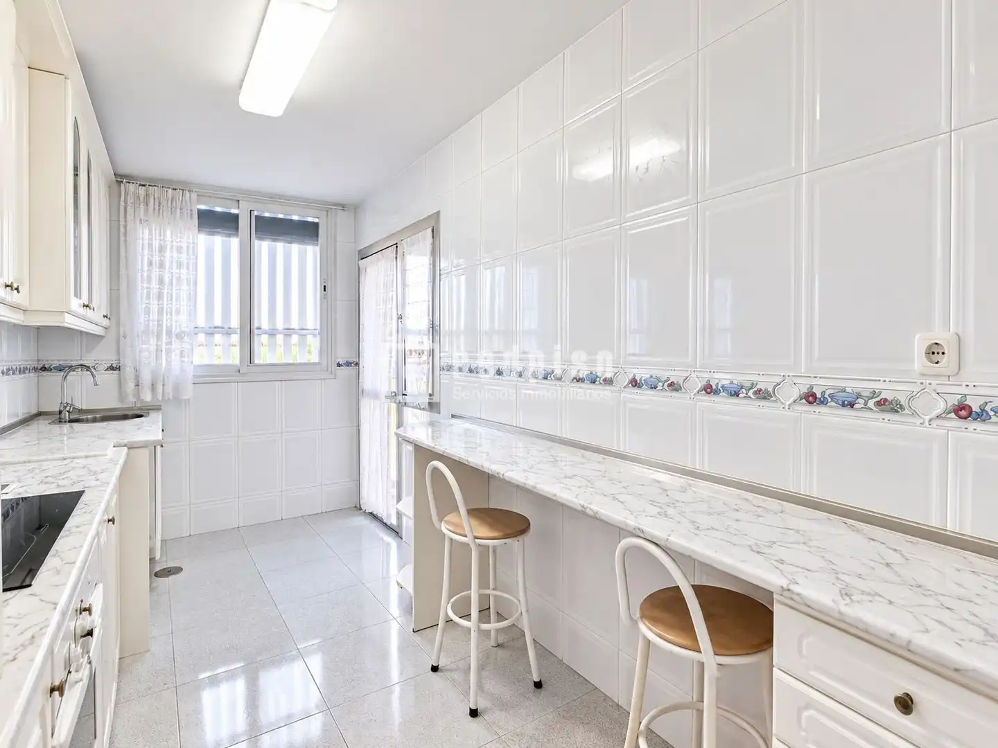 Kitchen of Flat for sale in Madrid  with Heating, Private garden and Terrace