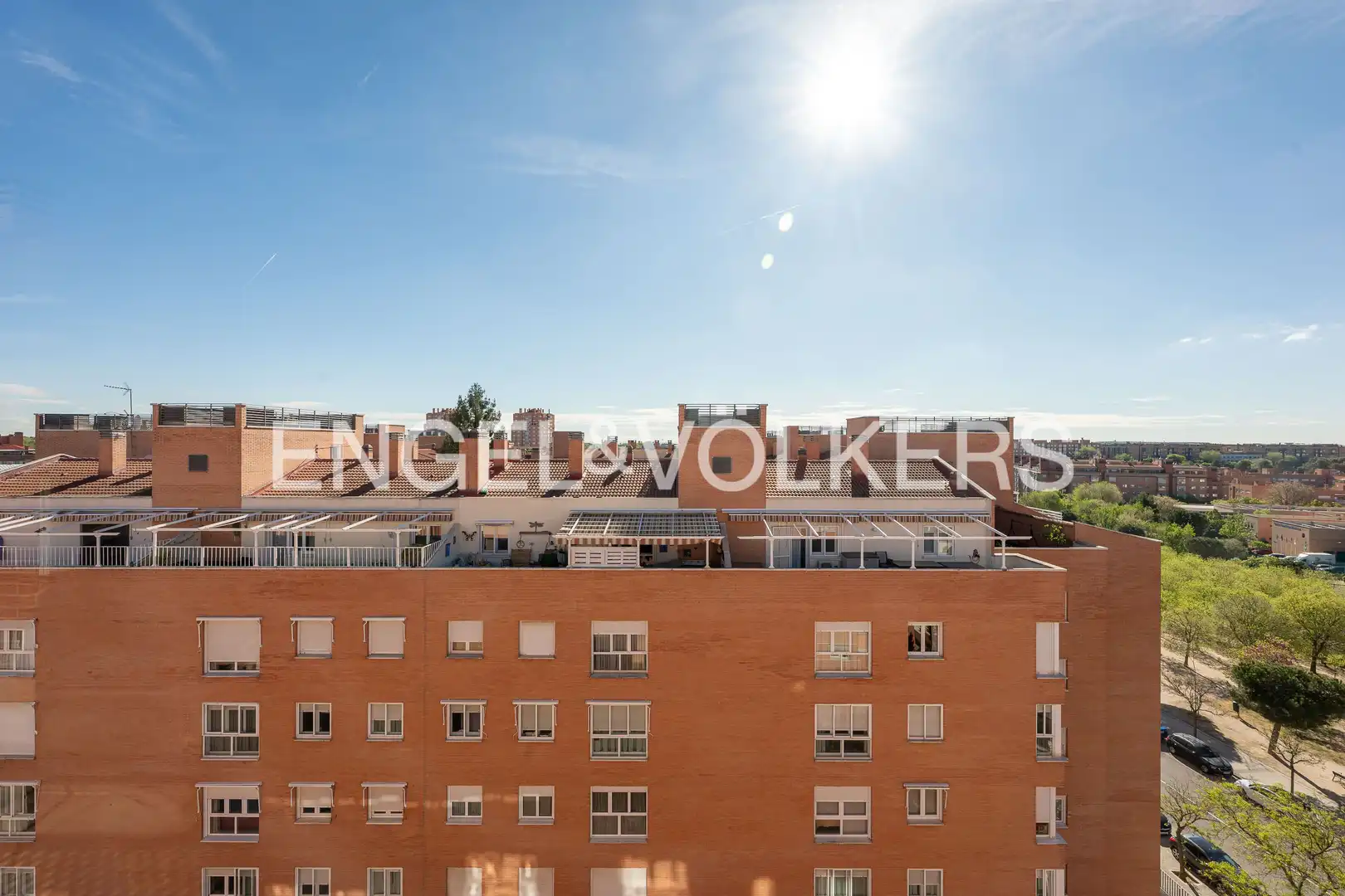 Vista exterior de Ático en venta en Madrid con Aire acondicionado, Calefacción y Jardín privado