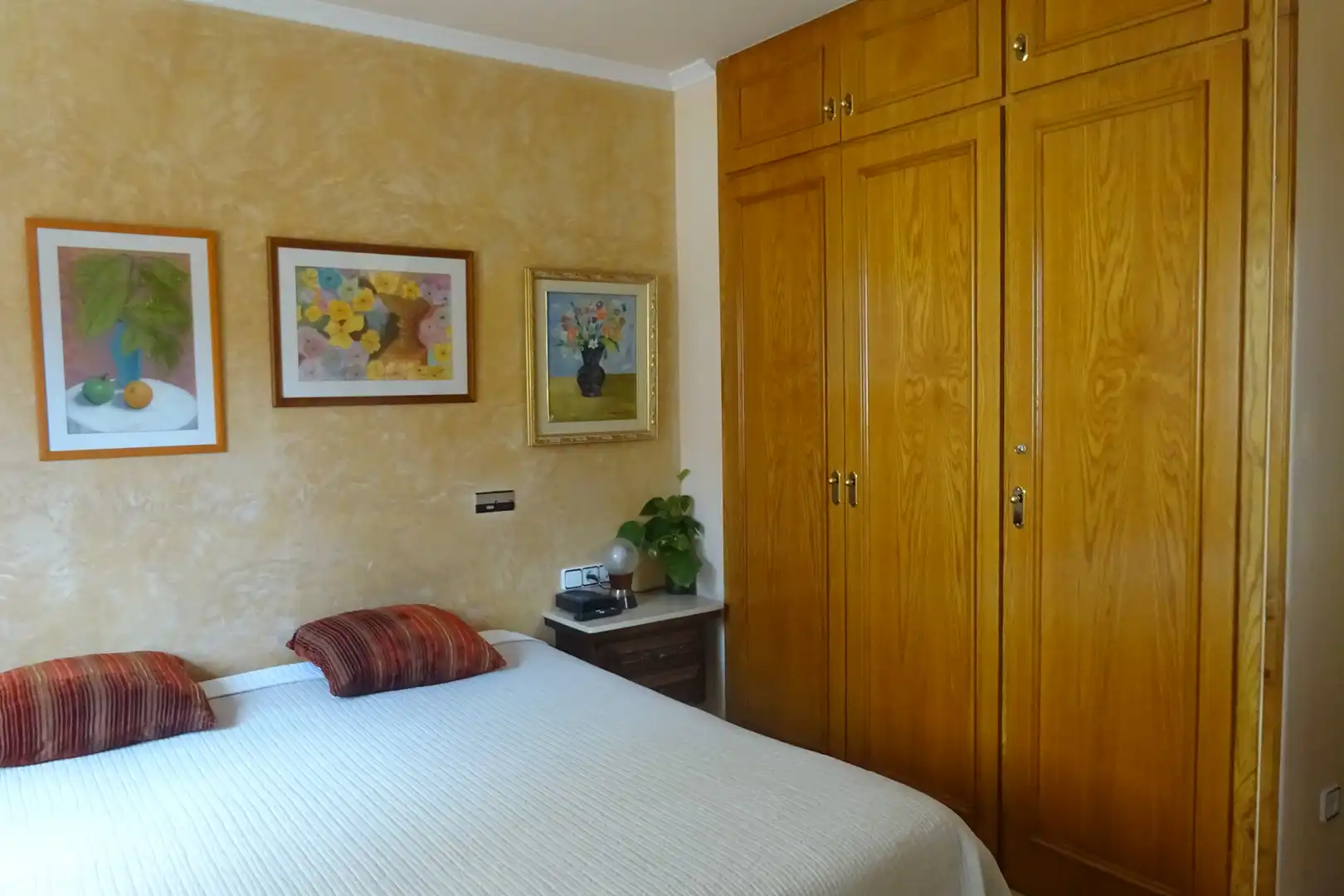 Dormitori de Casa adosada en venda en Barcelona amb Aire condicionat, Calefacció i Terrassa