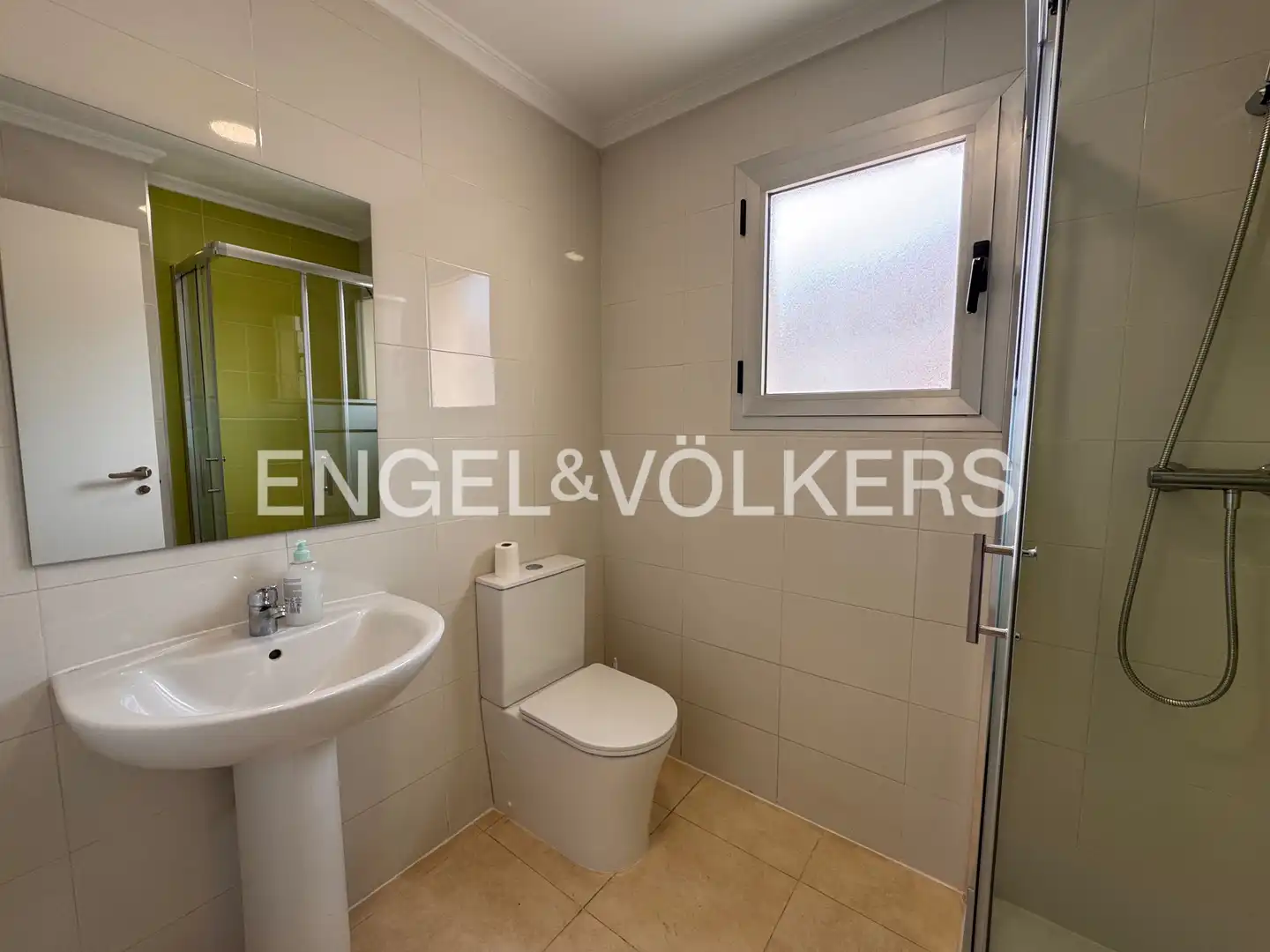 Badezimmer von Wohnung zur Miete in Dénia mit Klimaanlage, Heizung und Balkon