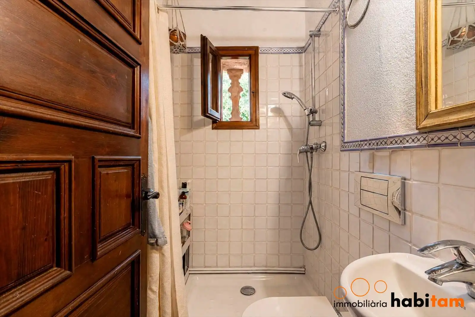 Baño de Finca rústica en venta en Sils con Aire acondicionado, Calefacción y Jardín privado