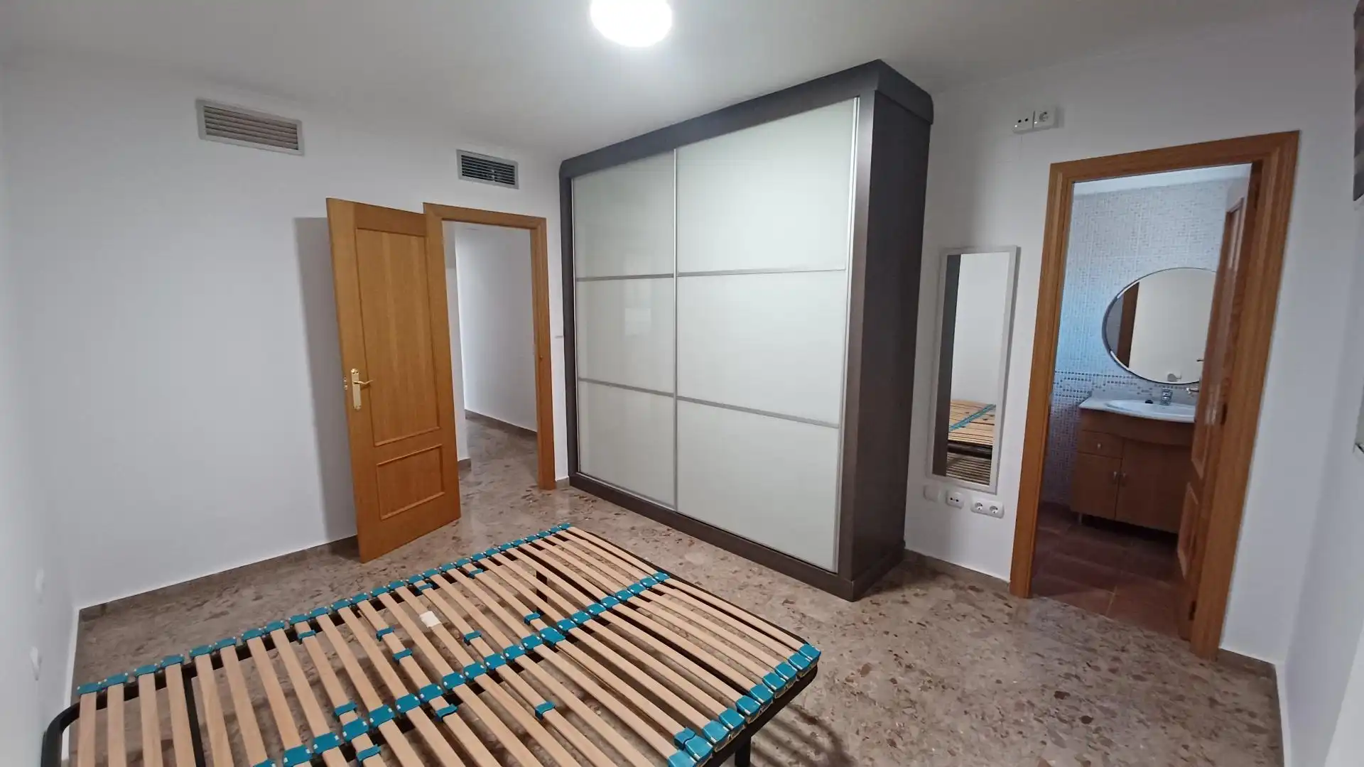 Habitación de Piso de alquiler en Albal con Aire acondicionado, Amueblado y Balcón
