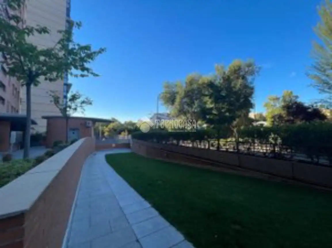 Garden of Flat for sale in Madrid  with Air Conditioner, Heating and Storage room