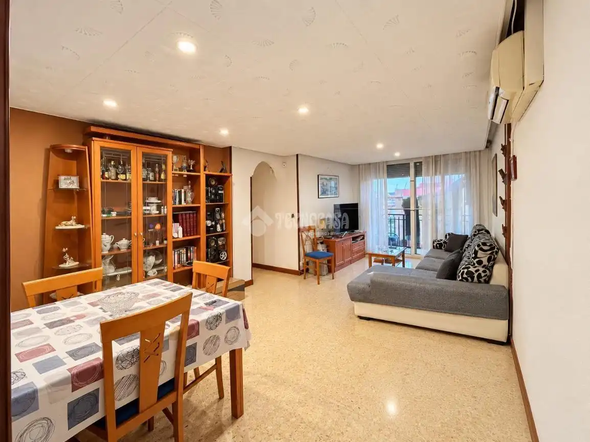 Sala d'estar de Pis en venda en Tarragona amb Aire condicionat i Balcó
