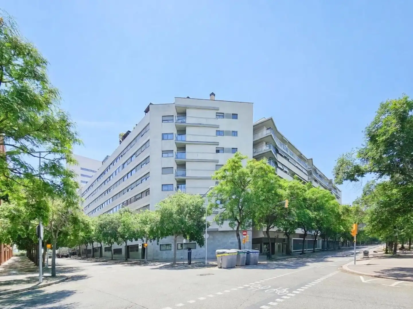 Außenansicht von Wohnung zum Verkauf in Barcelona mit Klimaanlage, Heizung und Terrasse