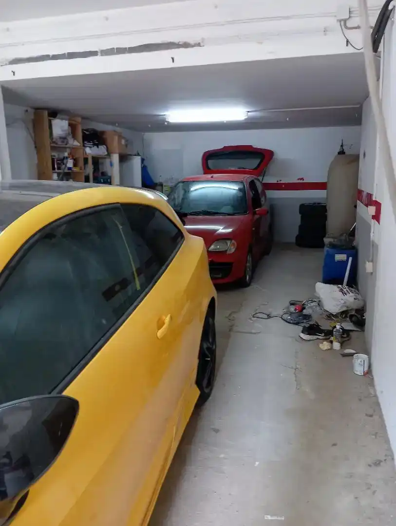 Aparcament de Casa adosada en venda en Besalú amb Traster