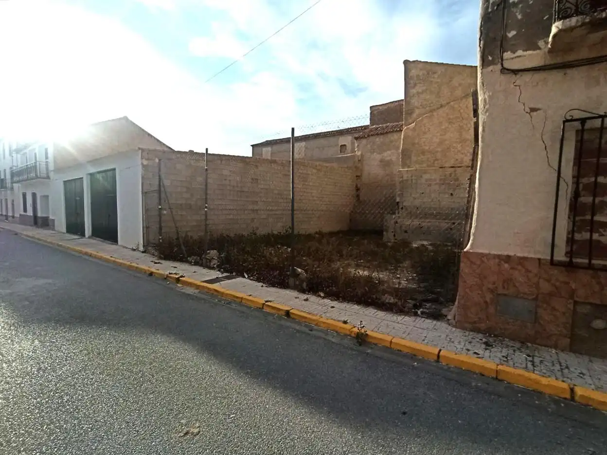 Terrenos y solares en venta en Guadix