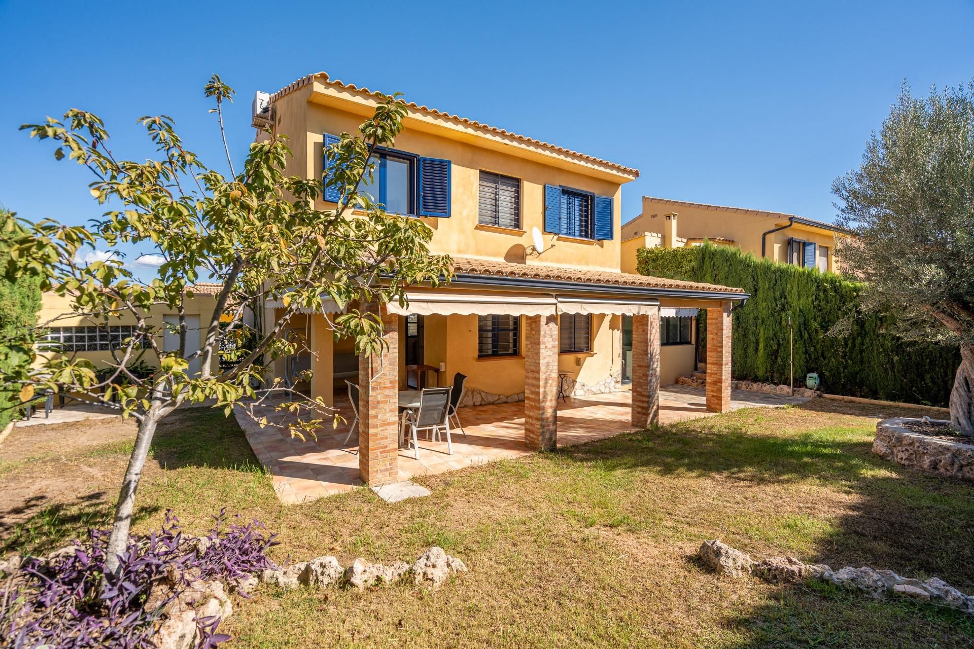 Exterior view of House or chalet for sale in Riba-roja de Túria  with Air Conditioner, Heating and Private garden