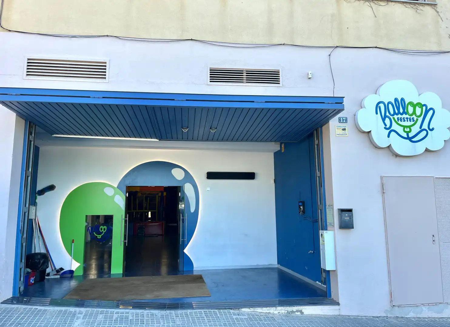 Local comercial en venda a Carrer de Pi i Margall 2, imagen 3