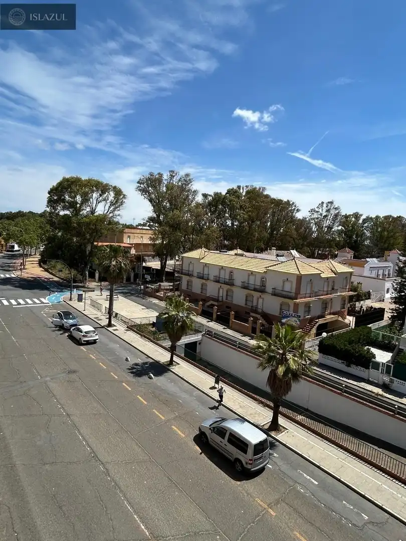 Vista exterior de Pis de lloguer en Isla Cristina amb Aire condicionat, Jardí privat i Terrassa