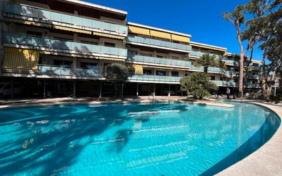 Piscina de Àtic de lloguer en Castelldefels amb Calefacció, Parquet i Terrassa