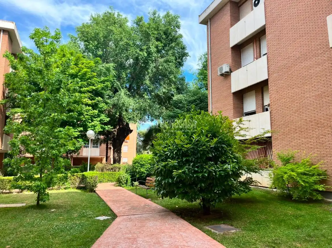 Vista exterior de Piso en venta en Alcalá de Henares con Aire acondicionado