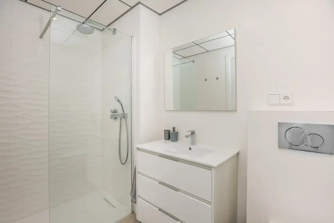 Badezimmer von Wohnungen zur Miete in Jávea / Xàbia mit Klimaanlage, Privatgarten und Schwimmbad
