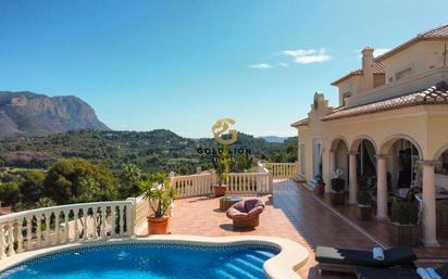 Vista exterior de Casa o xalet en venda en Dénia amb Aire condicionat, Calefacció i Jardí privat