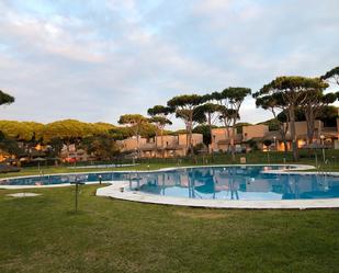 Piscina de Casa adosada en venda en Chiclana de la Frontera amb Traster i Piscina comunitària