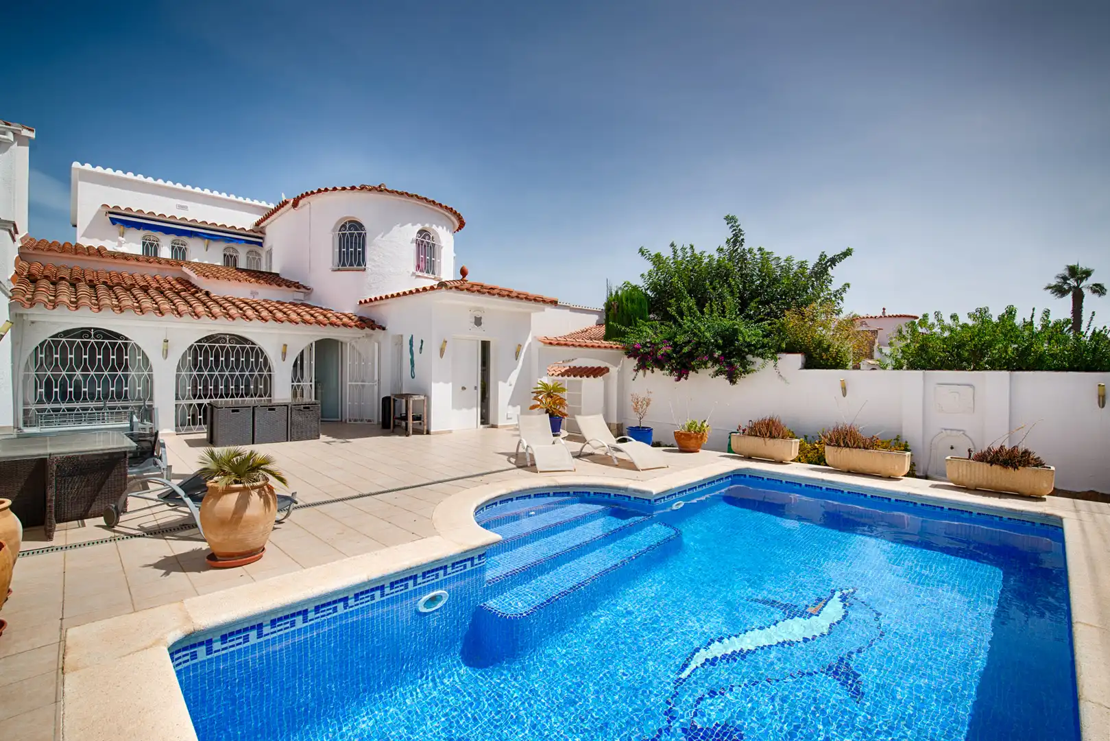Casa con piscina en venta en Peni, imagen 2