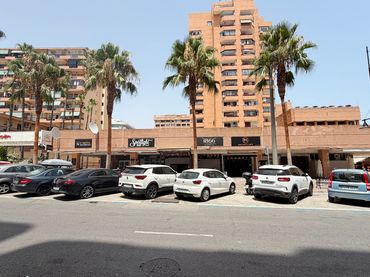 Local comercial en venda a Calle Jacinto Benavente 16