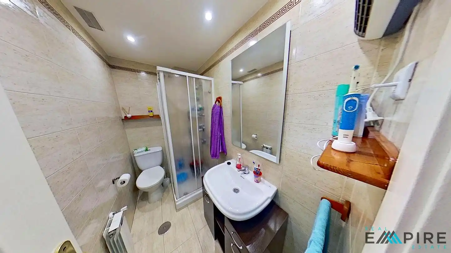 Baño de Dúplex en venta en Parla con Aire acondicionado, Calefacción y Terraza