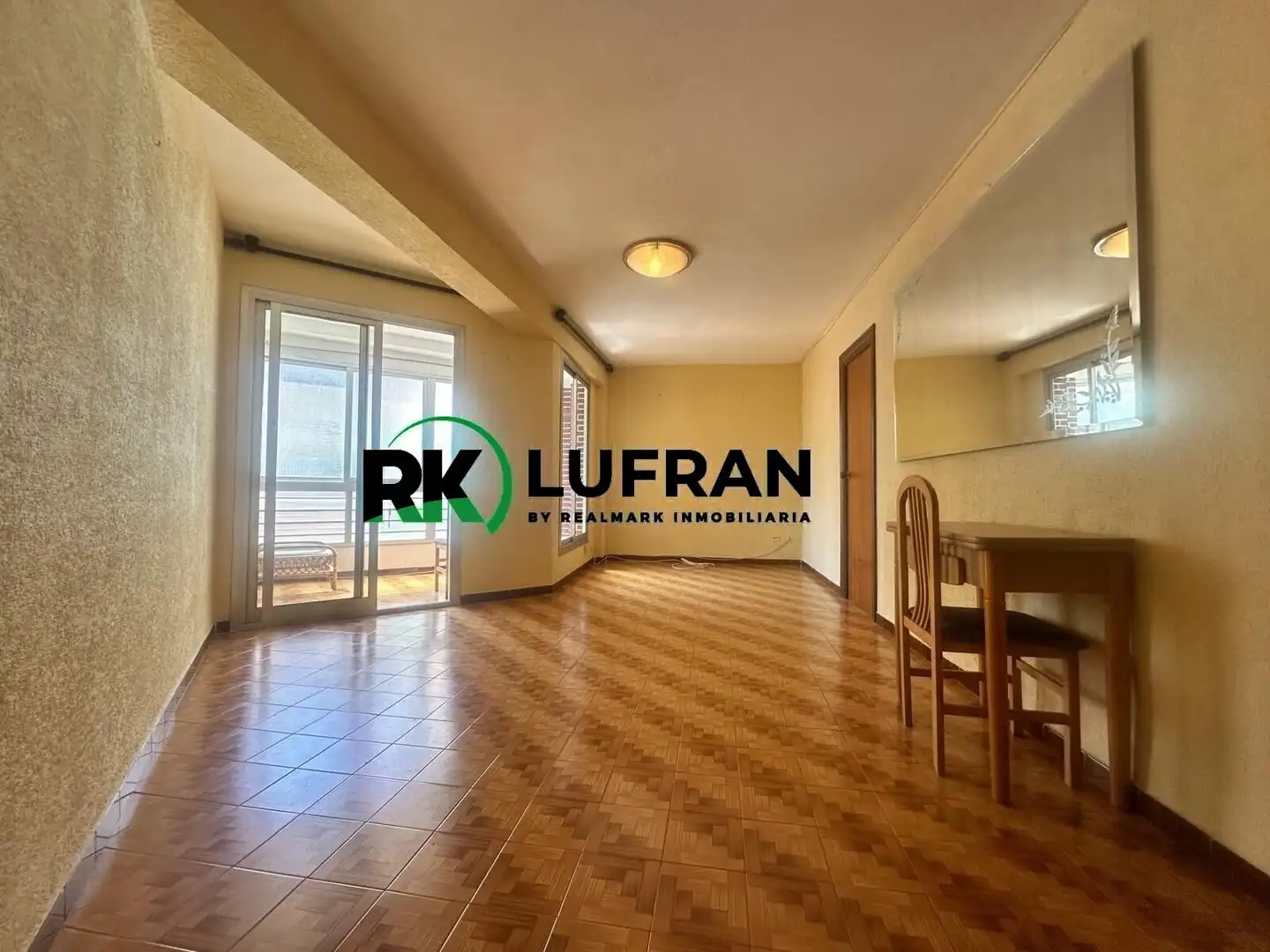 Wohnzimmer von Wohnung zum Verkauf in Alicante / Alacant mit Balkon
