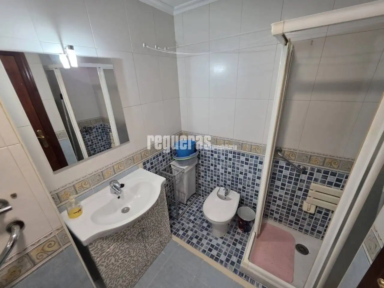 Habitación de Apartamento de alquiler en Avilés con Calefacción